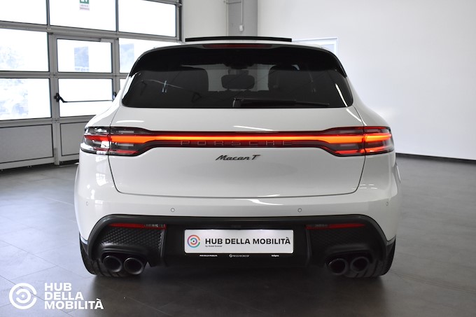 PORSCHE Macan 2.0 T